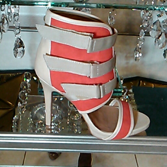 Heels - Picture 4 of 8